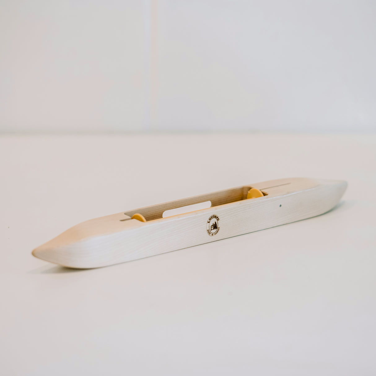 Large Boat Shuttle 15 1/4" - Leclerc