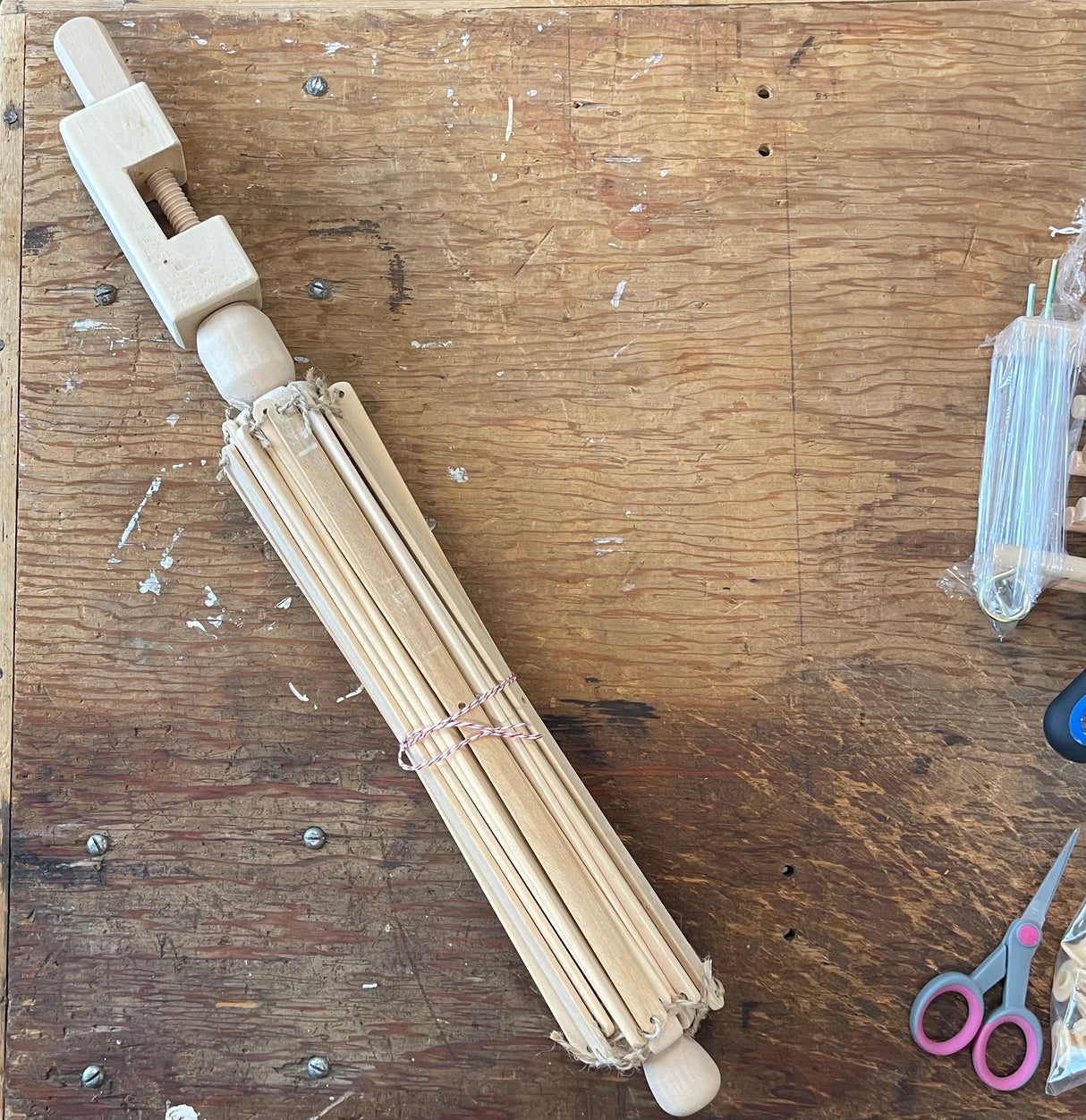 Umbrella Swift Yarn Winder, Wooden (Birch)24"