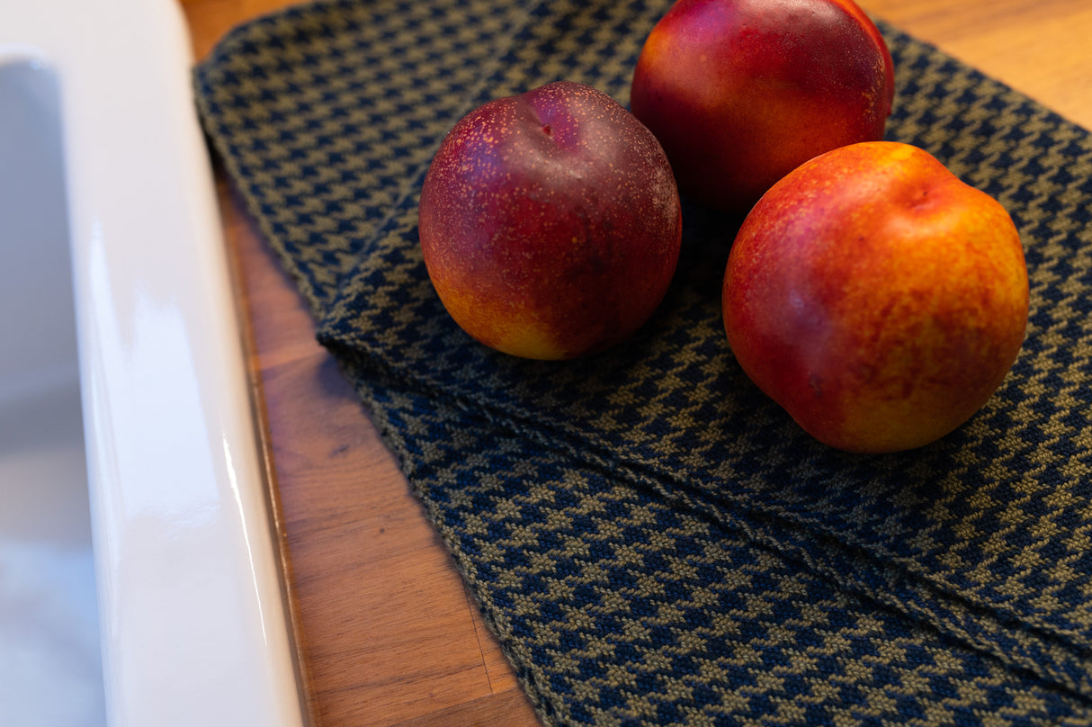 Weave a Mountain Check Tea Towel: One day beginner friendly