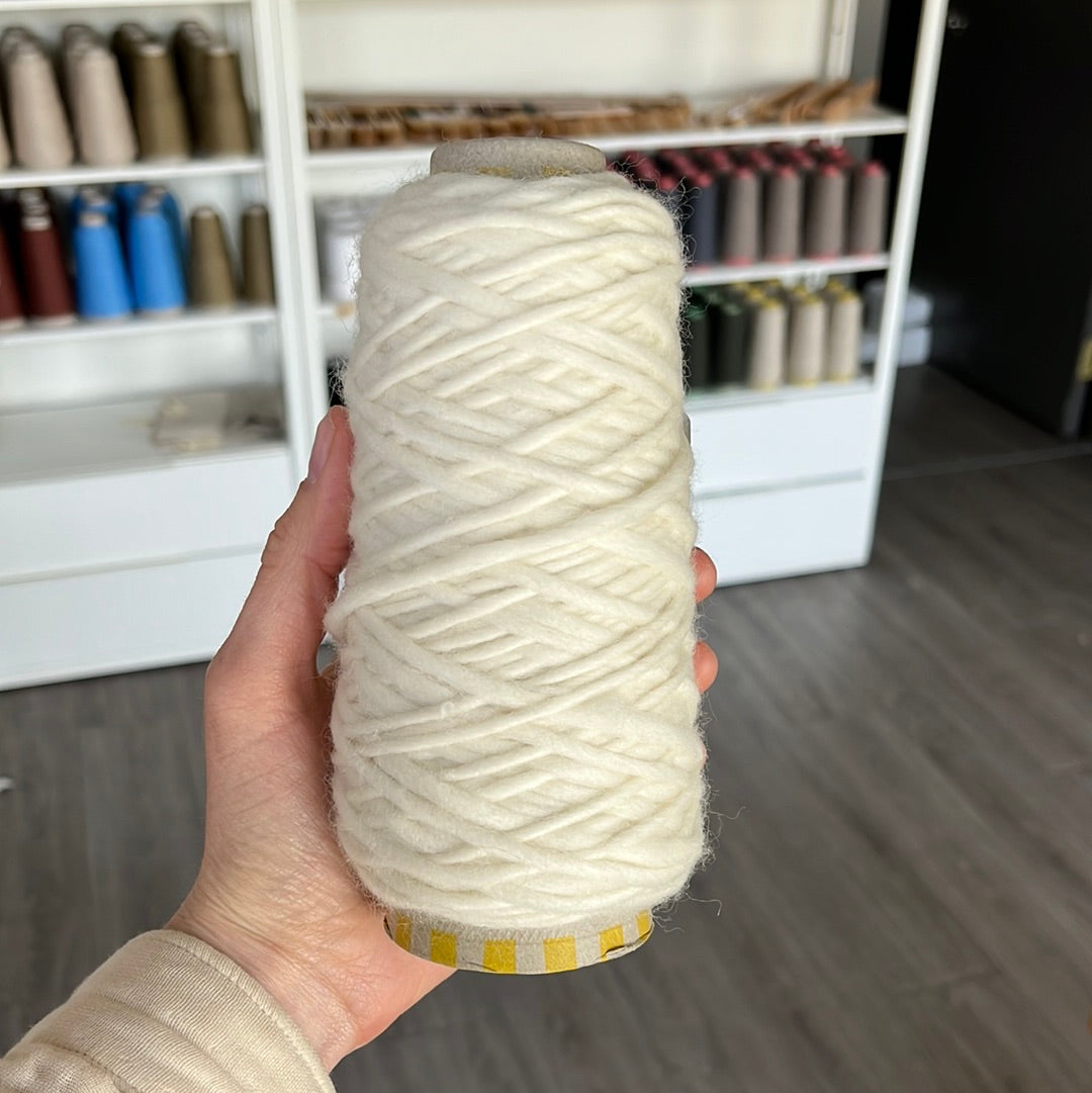 100% Roving Merino Wool (60m)