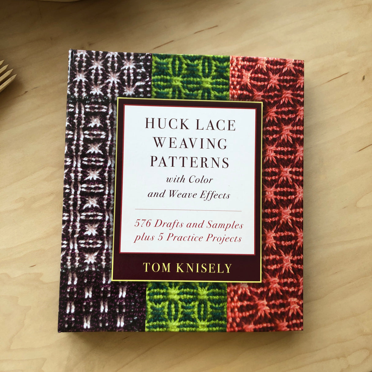 Huck Lace Weaving Patterns with Color and Weave Effects: 576 Drafts and Samples plus 5 Practice Projects